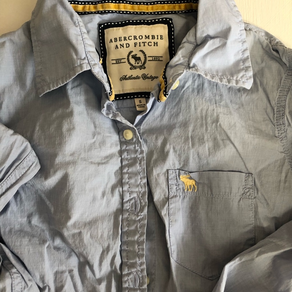 Button down - Picture 2 of 3